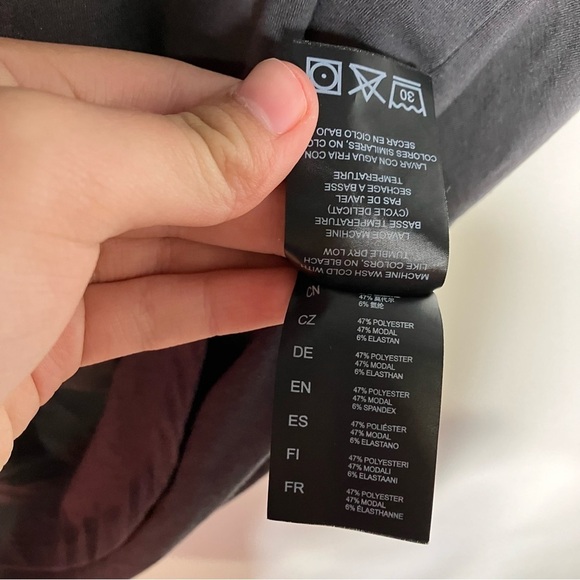 Kuhl charcoal gray curved hem t-shirt size large - Picture 8 of 9